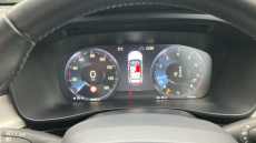 Volvo Xc40 2.0 T4 Momentum Pro 5dr AWD Geartronic Petrol Estate